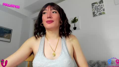 Snapshot of hottycrishinaxx chatting on February 27, 12:21 am crishinahotty online show from February 27, 12:21 am