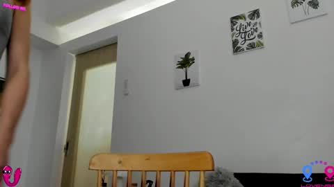 Snapshot of hottycrishinaxx chatting on October 12, 4:44 am crishinahotty online show from October 12, 4:44 am