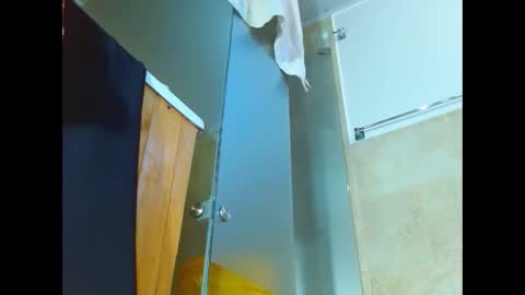 Snapshot of hottymilf69xxx chatting on January 3, 3:55 pm Mary online show from January 3, 3:55 pm