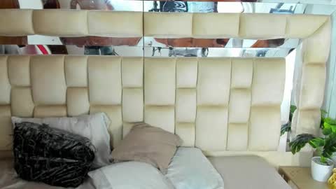 Snapshot of hotvolltage chatting on November 18, 12:31 pm online show from November 18, 12:31 pm