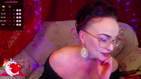 Snapshot of hotzlata chatting on February 8, 1:43 am Hotzlata online show from February 8, 1:43 am