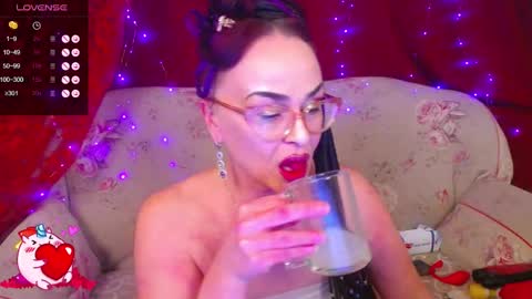 Snapshot of hotzlata chatting on February 12, 6:19 am Hotzlata online show from February 12, 6:19 am