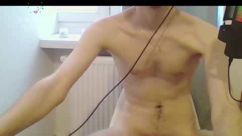 Snapshot of houdenni chatting on February 6, 2:26 pm twinkie online show from February 6, 2:26 pm