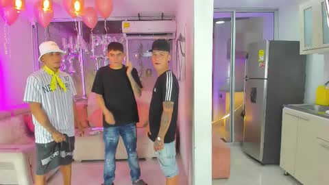 Snapshot of houseofwarrios chatting on November 8, 6:02 am we are Harry Jersi pablo and our mod talco online show from November 8, 6:02 am