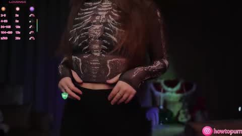 Mia online show from December 17, 5:08 pm