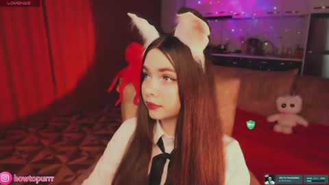 Mia online show from April 12, 5:18 pm