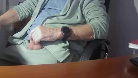 Snapshot of hpeter111 chatting on January 12, 7:21 pm Peter online show from January 12, 7:21 pm