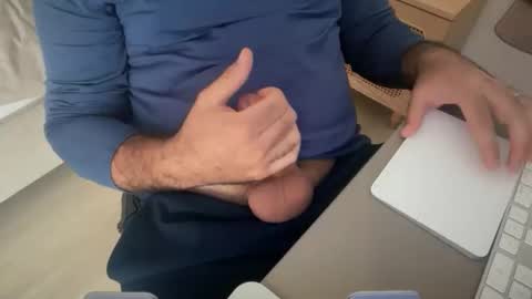 Snapshot of hshr13 chatting on November 3, 6:03 am hshr13 online show from November 3, 6:03 am