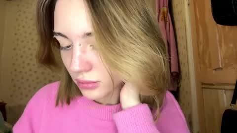 hsiuscherich online show from November 23, 10:04 am