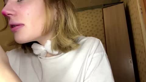 hsiuscherich online show from December 1, 10:09 am