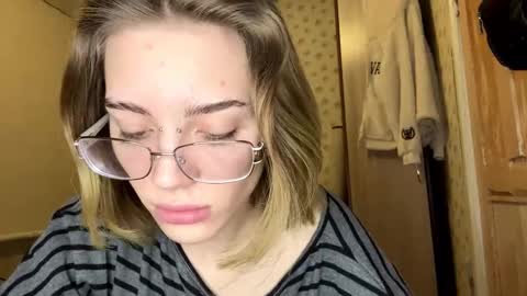 hsiuscherich online show from January 10, 1:13 pm