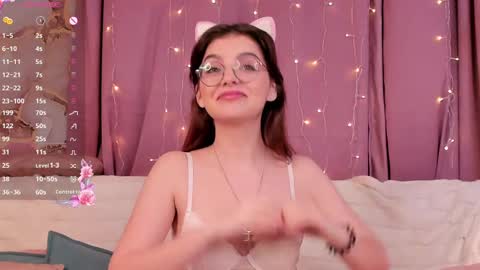 Snapshot of huba_booba chatting on February 13, 10:11 pm Diane online show from February 13, 10:11 pm