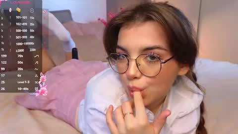 Snapshot of huba_booba chatting on March 11, 7:37 am Diane online show from March 11, 7:37 am