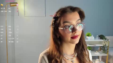 Snapshot of huba_booba chatting on September 27, 7:19 pm Diane online show from September 27, 7:19 pm