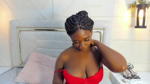 Snapshot of huddah_cam chatting on January 20, 2:36 pm huddah online show from January 20, 2:36 pm