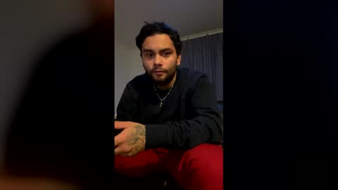 Snapshot of huffies_cam chatting on December 15, 3:11 am huffies_cam online show from December 15, 3:11 am