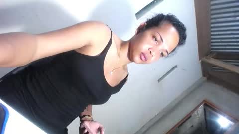 Snapshot of hugcock69_precious chatting on December 12, 10:24 am Precious online show from December 12, 10:24 am