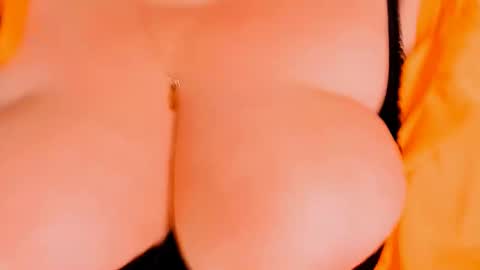 Snapshot of huge_booobs chatting on February 4, 7:22 pm milli online show from February 4, 7:22 pm