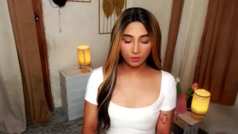 Snapshot of hugeasiancockandrea chatting on October 27, 5:39 pm drea online show from October 27, 5:39 pm