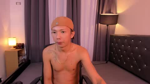 Snapshot of hugecock_pretty714250 chatting on November 8, 7:01 pm hugecock_pretty714250 online show from November 8, 7:01 pm