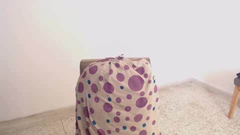 Snapshot of hugedaneska chatting on December 3, 5:11 pm Danezka online show from December 3, 5:11 pm