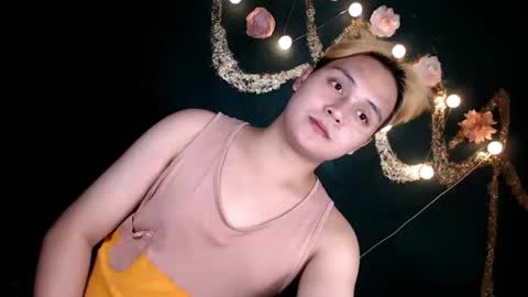 Snapshot of hugedickjp chatting on December 6, 12:05 pm hugedickjp online show from December 6, 12:05 pm