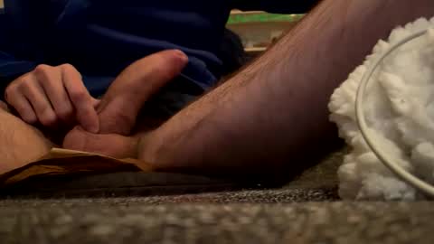 Snapshot of hugewhitecockboy chatting on December 1, 7:41 pm hugewhitecockboy online show from December 1, 7:41 pm