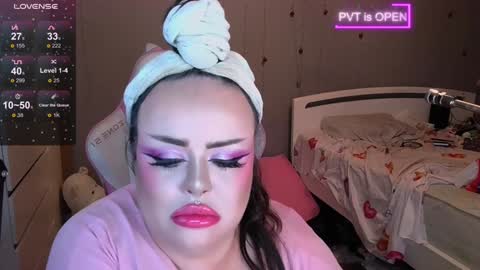 Snapshot of huggy_og chatting on December 29, 5:44 pm Maddison online show from December 29, 5:44 pm