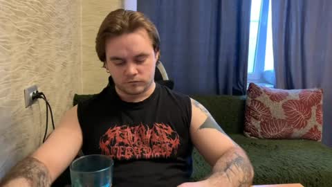 Hugo online show from April 3, 3:10 pm