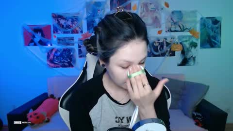 Snapshot of hugomin chatting on October 13, 3:01 pm HugoMin online show from October 13, 3:01 pm