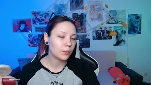 Snapshot of hugomin chatting on November 18, 7:13 am HugoMin online show from November 18, 7:13 am