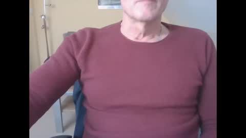 Snapshot of hundeleine chatting on February 28, 10:41 am hundeleine online show from February 28, 10:41 am