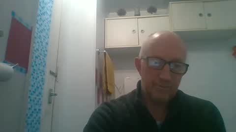 Snapshot of hung69foryou chatting on December 15, 3:09 pm hung69foryou online show from December 15, 3:09 pm