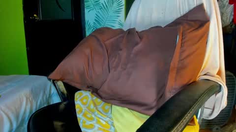 help me make 25000 tokens for my mother HEARING aid online show from January 8, 5:59 am