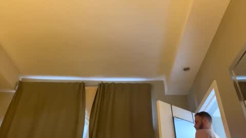 hunggentleman99 online show from December 5, 10:35 am