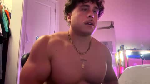 Snapshot of hungkingg22 chatting on March 6, 12:32 am hungkingg22 online show from March 6, 12:32 am