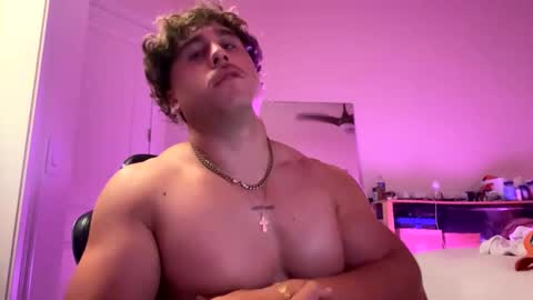 Snapshot of hungkingg22 chatting on March 6, 6:41 am hungkingg22 online show from March 6, 6:41 am