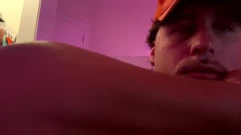 Snapshot of hungkingg22 chatting on March 6, 9:47 am hungkingg22 online show from March 6, 9:47 am