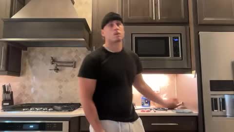 Snapshot of hungkingg22 chatting on September 22, 4:09 pm hungkingg22 online show from September 22, 4:09 pm