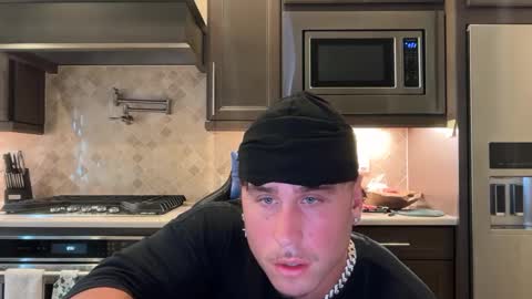 Snapshot of hungkingg22 chatting on September 24, 4:32 pm hungkingg22 online show from September 24, 4:32 pm