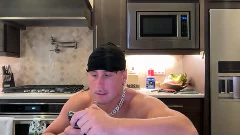 Snapshot of hungkingg22 chatting on September 25, 6:22 pm hungkingg22 online show from September 25, 6:22 pm