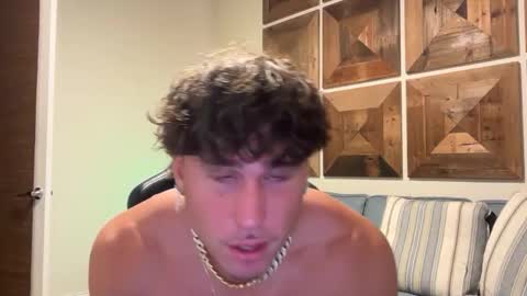 Snapshot of hungkingg22 chatting on October 4, 1:25 am hungkingg22 online show from October 4, 1:25 am