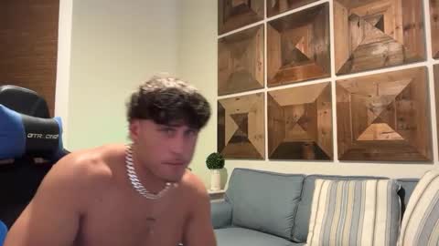 Snapshot of hungkingg22 chatting on October 4, 7:23 pm hungkingg22 online show from October 4, 7:23 pm