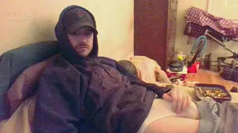 Snapshot of hungsubbb chatting on December 16, 3:44 am Boi online show from December 16, 3:44 am