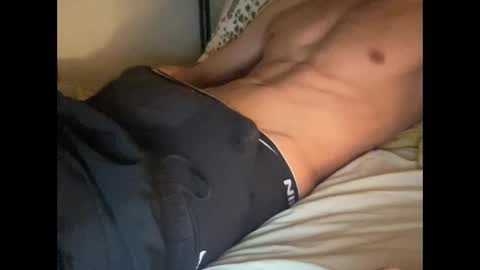 hungtwink online show from April 21, 11:40 pm