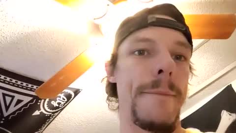 Snapshot of hungtxcock92 chatting on February 5, 10:51 am hungtxcock92 online show from February 5, 10:51 am