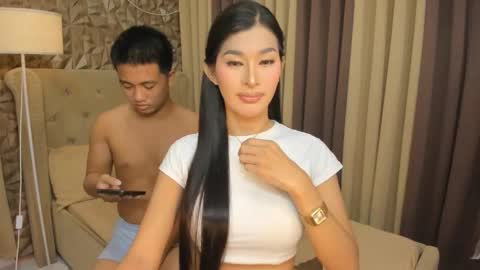 hunkhomerontop online show from November 6, 9:10 am