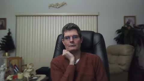 Snapshot of hunkmasclefad458 chatting on December 18, 5:37 am hunkmasclefad458 online show from December 18, 5:37 am