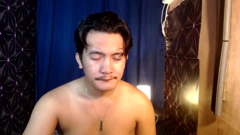 hunkylloyd online show from December 3, 9:01 pm