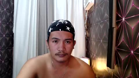 hunkylloyd online show from January 18, 1:08 pm